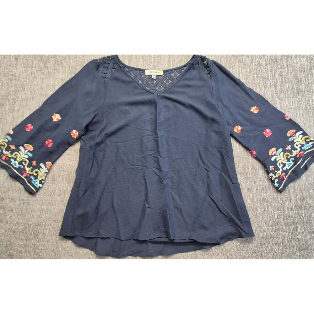Figueroa & Flower women's blue embroidered boho peasant blouse M bell sleeves